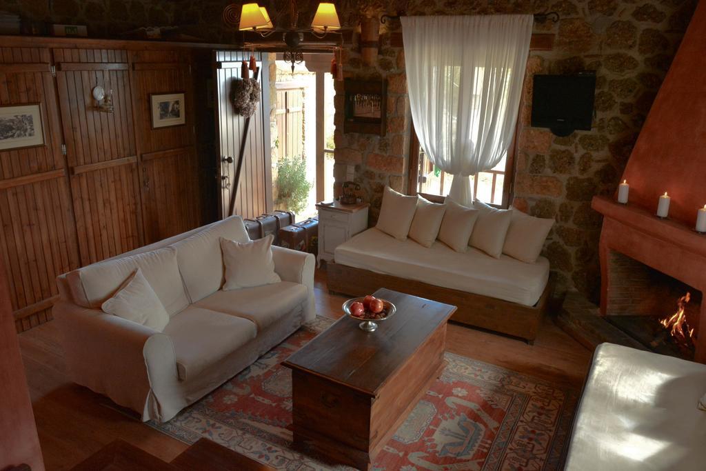 Nymfes Guesthouse Synikia Mesi Trikalon Exterior photo