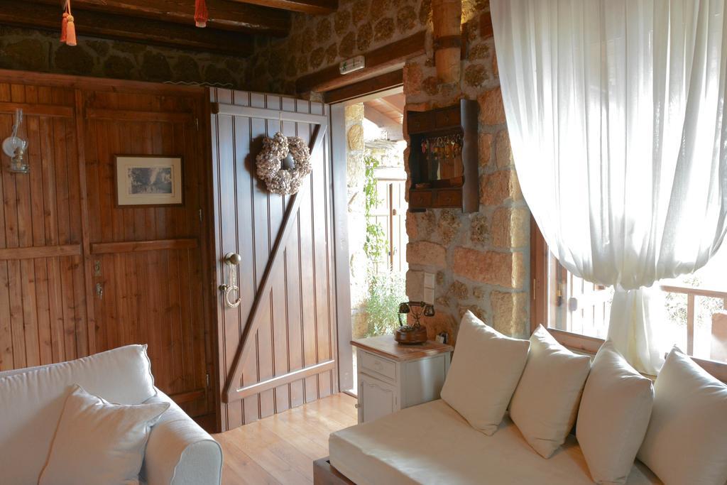 Nymfes Guesthouse Synikia Mesi Trikalon Exterior photo